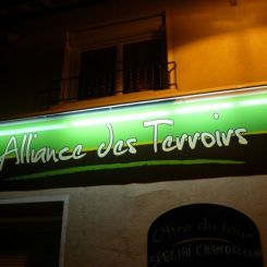 ECLAIRAGE PAR RAMPE FLUO
